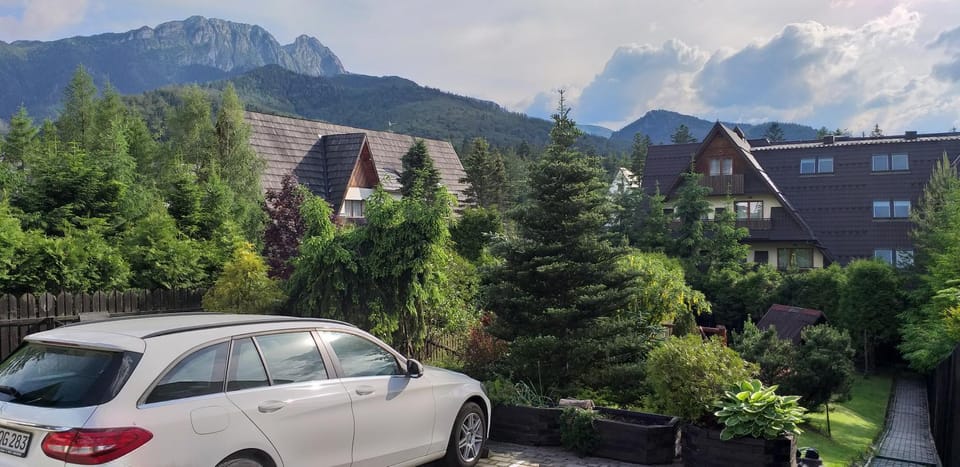 Garden view, Mountain view