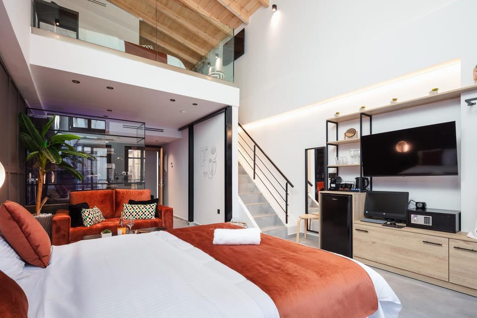 Living room, Photo of the whole room, Seating area, Bedroom, Entertainment