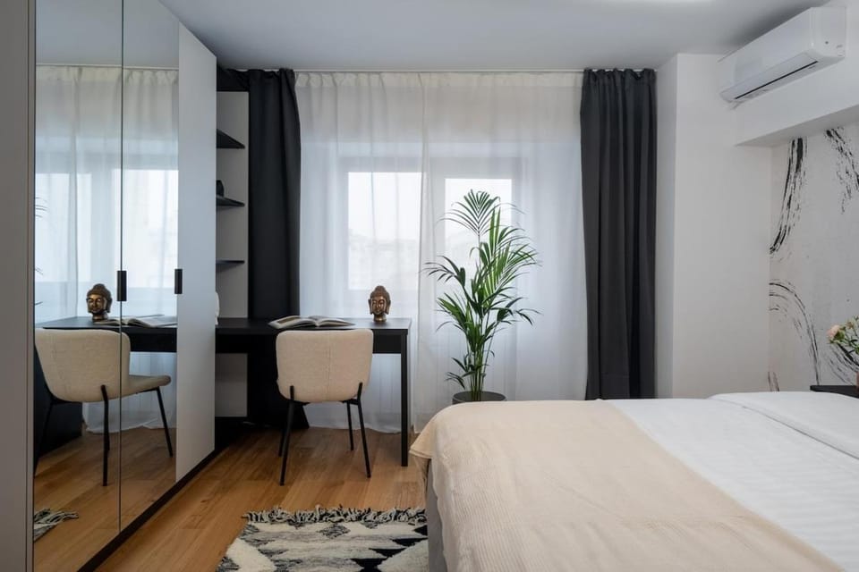 Superb Large 1BR Flat - Unirii Square - 610B Apartment in Bucharest