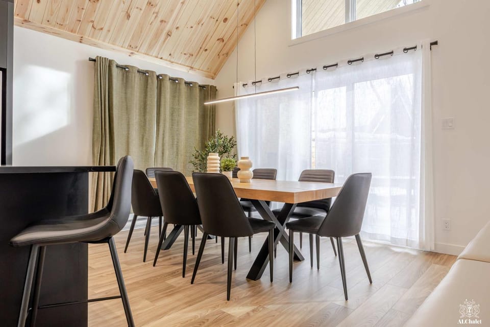 Le Struga - Scandinavian Chalet with Spa & Firepla Chalet in Quebec