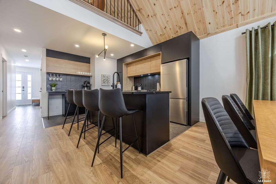 Le Struga - Scandinavian Chalet with Spa & Firepla Chalet in Quebec