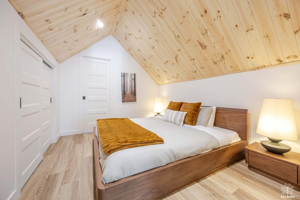 Le Struga - Scandinavian Chalet with Spa & Firepla Chalet in Quebec