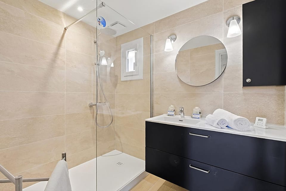 Shower, Bathroom