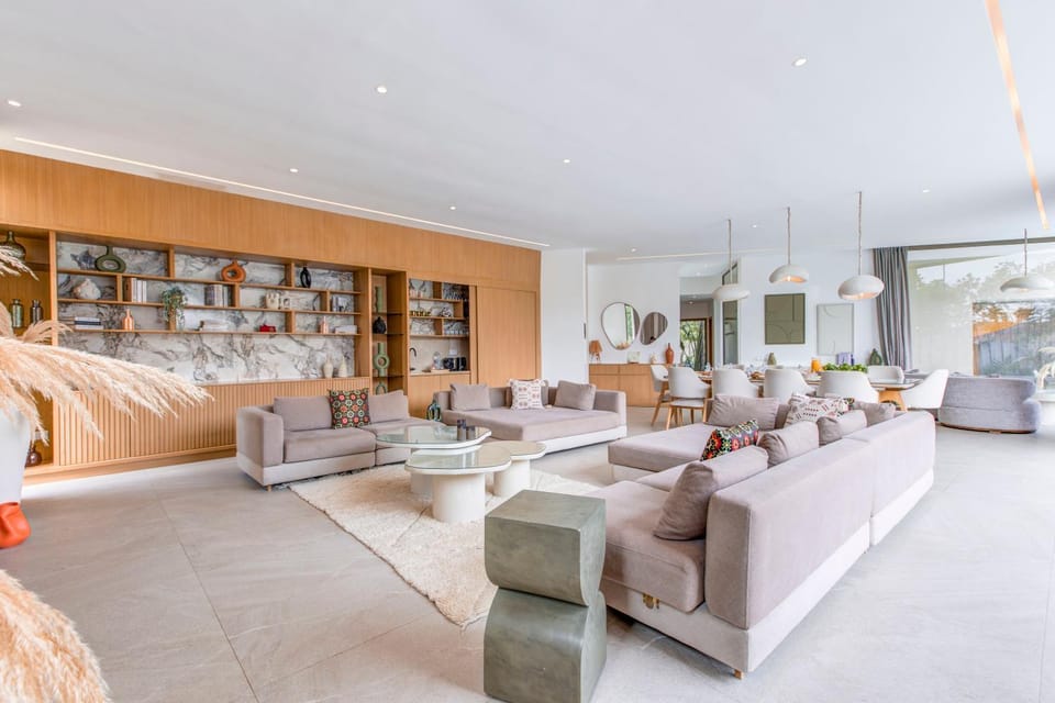 Living room, Seating area