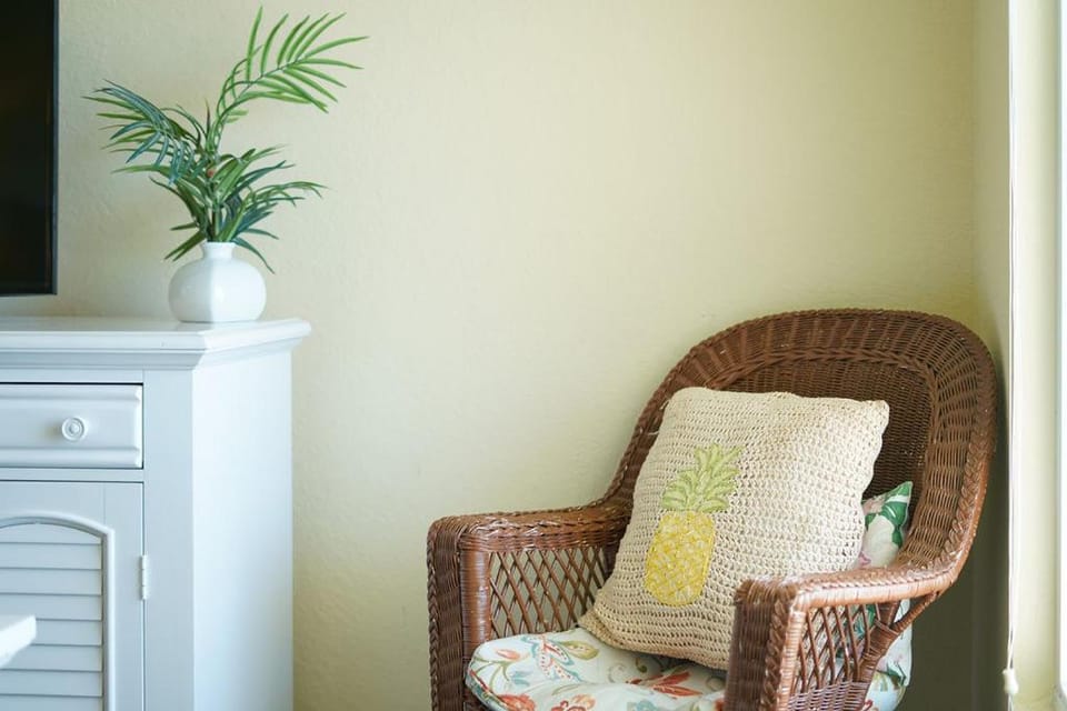 Splash Harbour, Harbourside Waterfront Condo Apartment in Indian Rocks Beach
