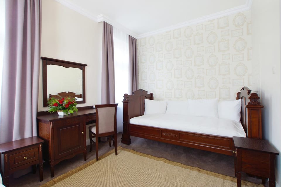 Bed, Photo of the whole room