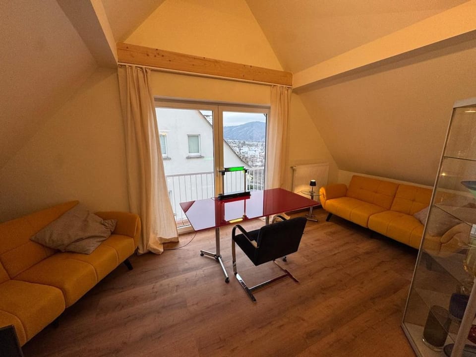 Sonnige Design-Dachwohnung mit Fernblick Apartment in Koblenz