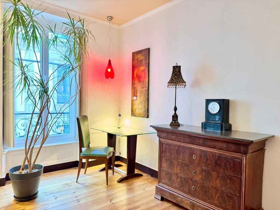 Seating area, City view