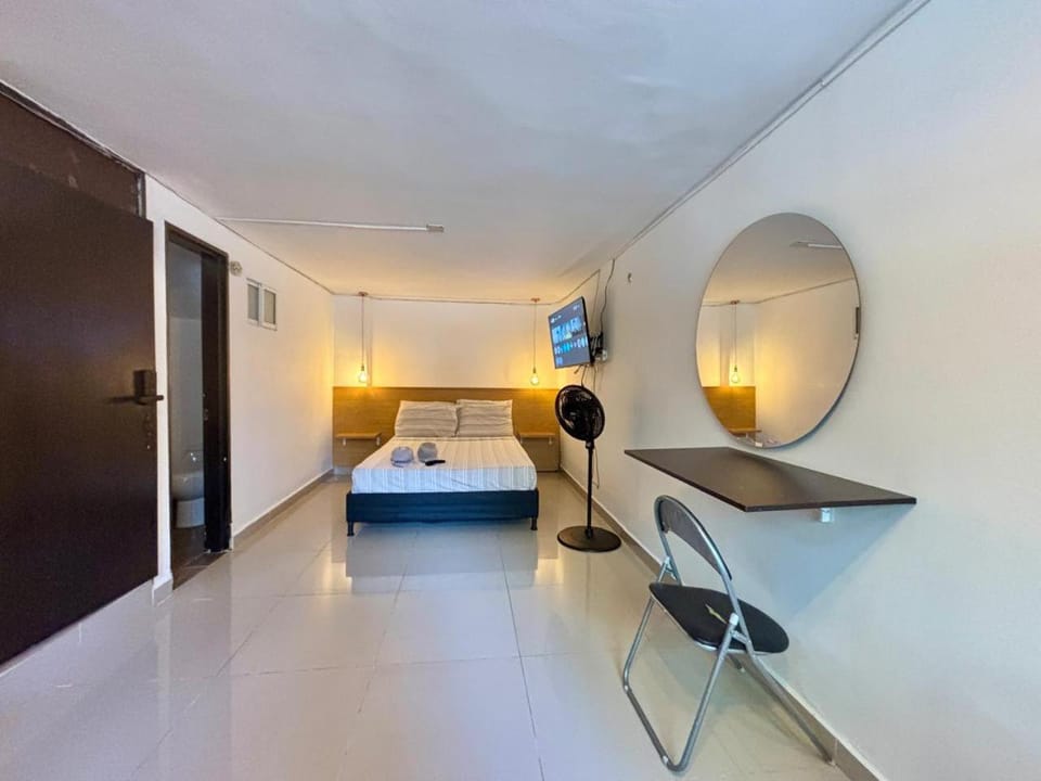 Apartaestudio en Laureles-plaza mayor-Av 33-laundry-wifi Apartment hotel in Medellin
