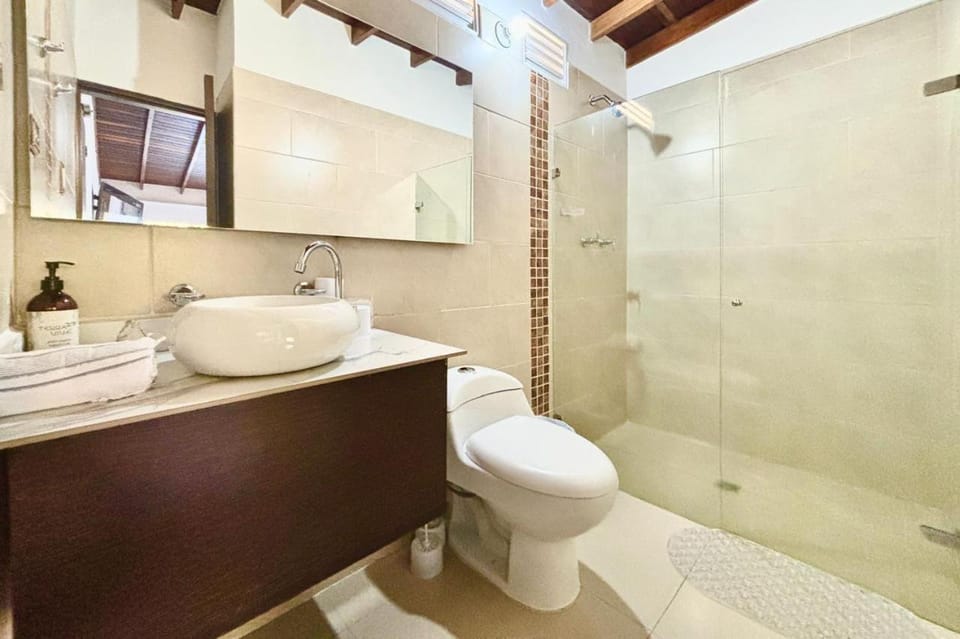 Apartaestudio en Laureles-plaza mayor-Av 33-laundry-wifi Apartment hotel in Medellin