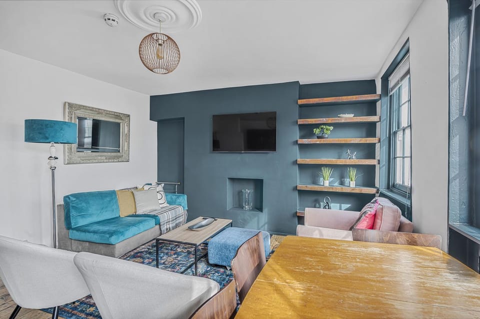 TV and multimedia, Living room, Seating area
