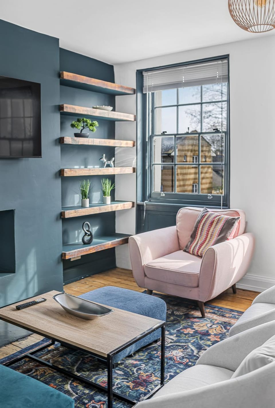 TV and multimedia, Living room, Seating area