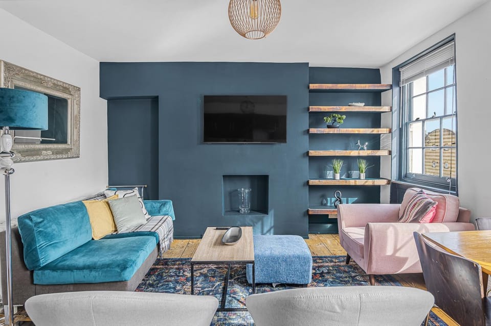 Communal lounge/ TV room, TV and multimedia, Living room