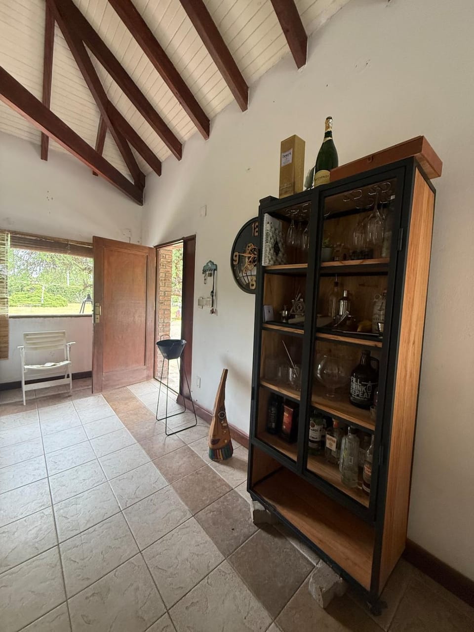 Library, Living room, Seating area