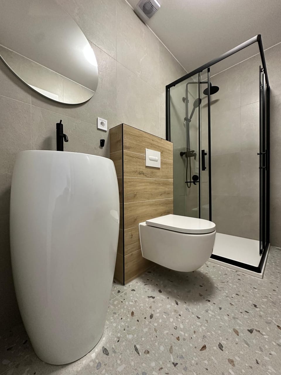 Shower, Toilet, Bathroom