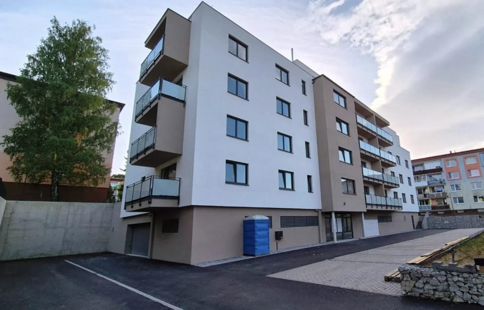 Property building, Neighbourhood