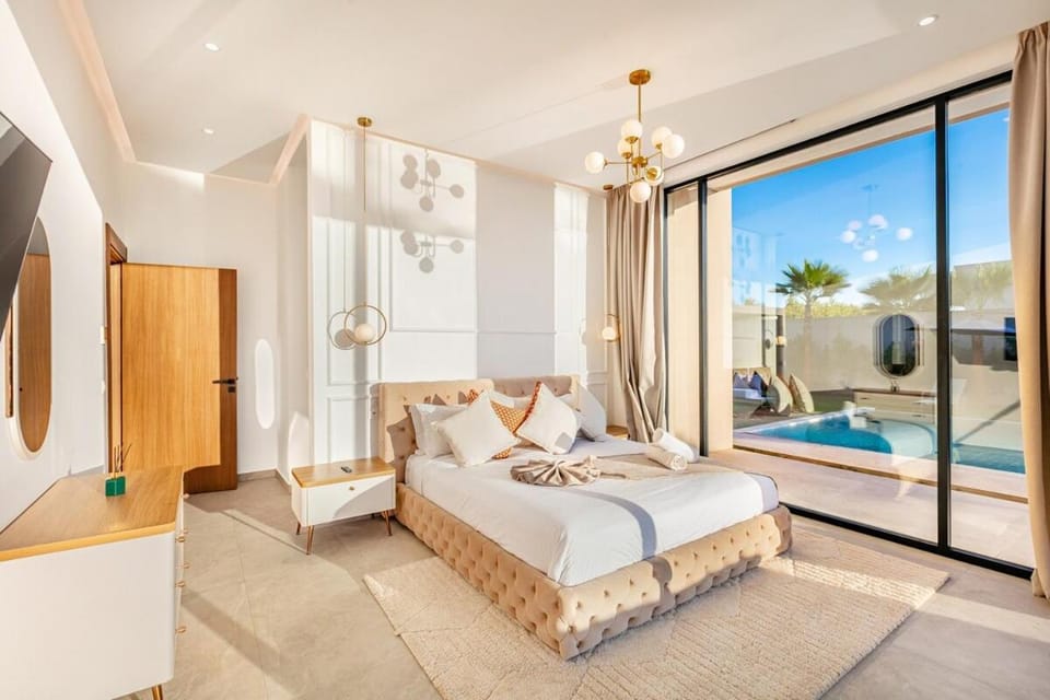 Beautiful Villa 15 min Center, Jacuzzi, Padel Villa in Marrakesh