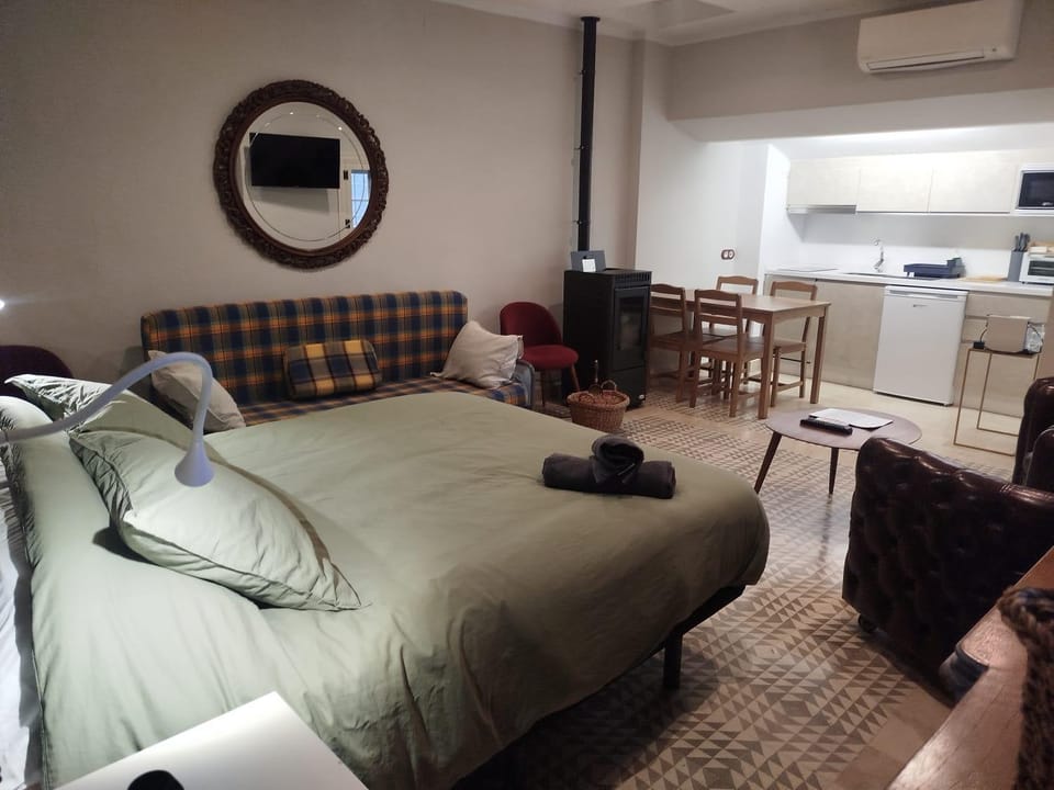 Bed, heating, kitchen