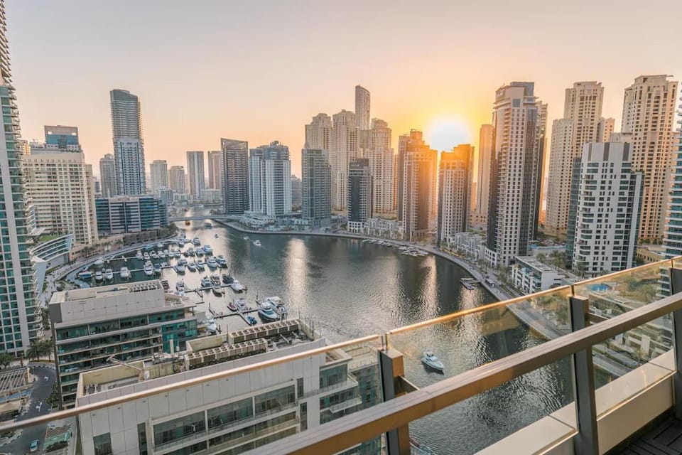 View (from property/room), City view, Lake view