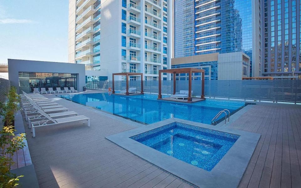 Pool view, Swimming pool, towels