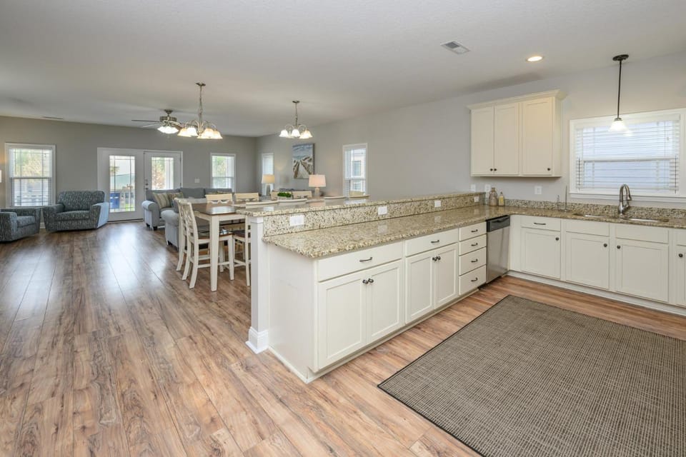 Latitude Adjustment House in Surfside Beach