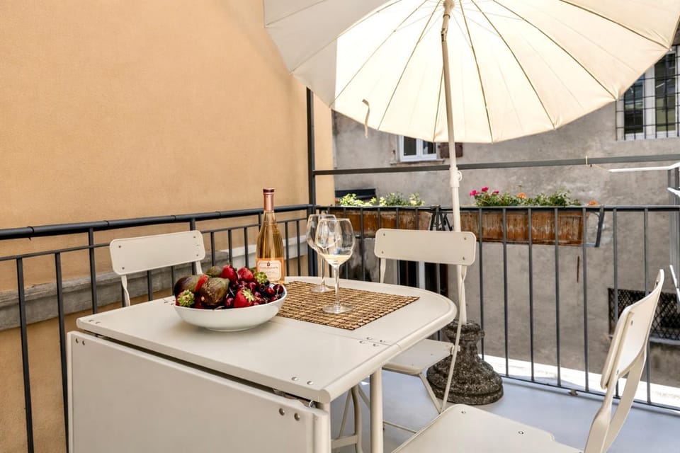 Day, Balcony/Terrace, Balcony/Terrace, Dining area, City view, Garden view, Street view, Quiet street view