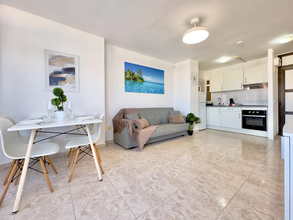 Kitchen or kitchenette, Living room, Dining area, oven, stove