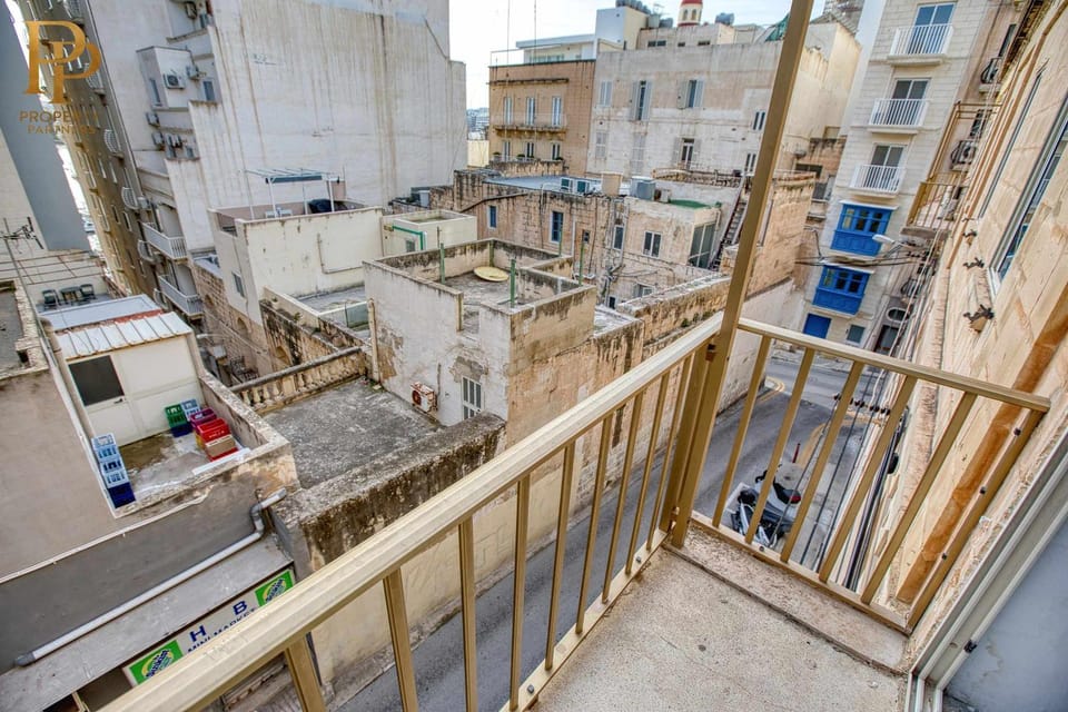 Sliema Stay steps from Seafront & Ferries Apartment in Sliema