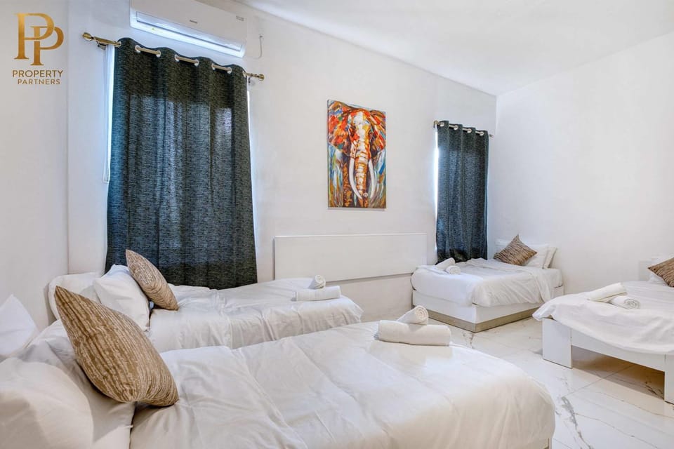 Sliema Stay steps from Seafront & Ferries Apartment in Sliema