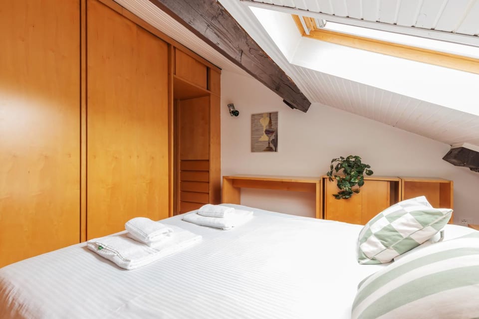 Bed, Photo of the whole room, Bedroom, towels, wardrobe