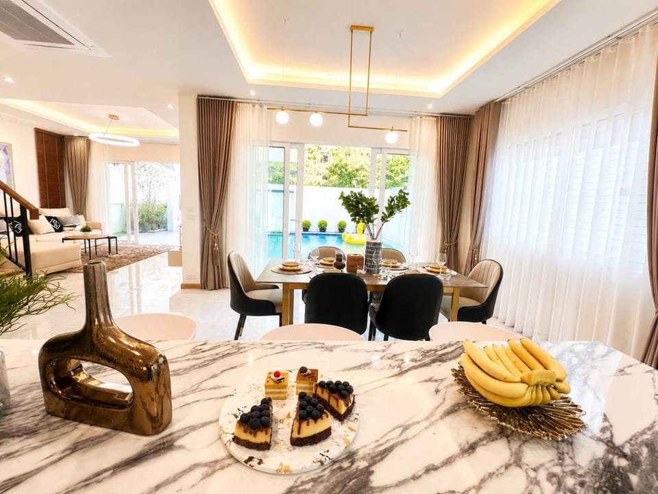 CityHouse-Brand New Private Pool Villa Walk to Beach C279 Villa in Pattaya City