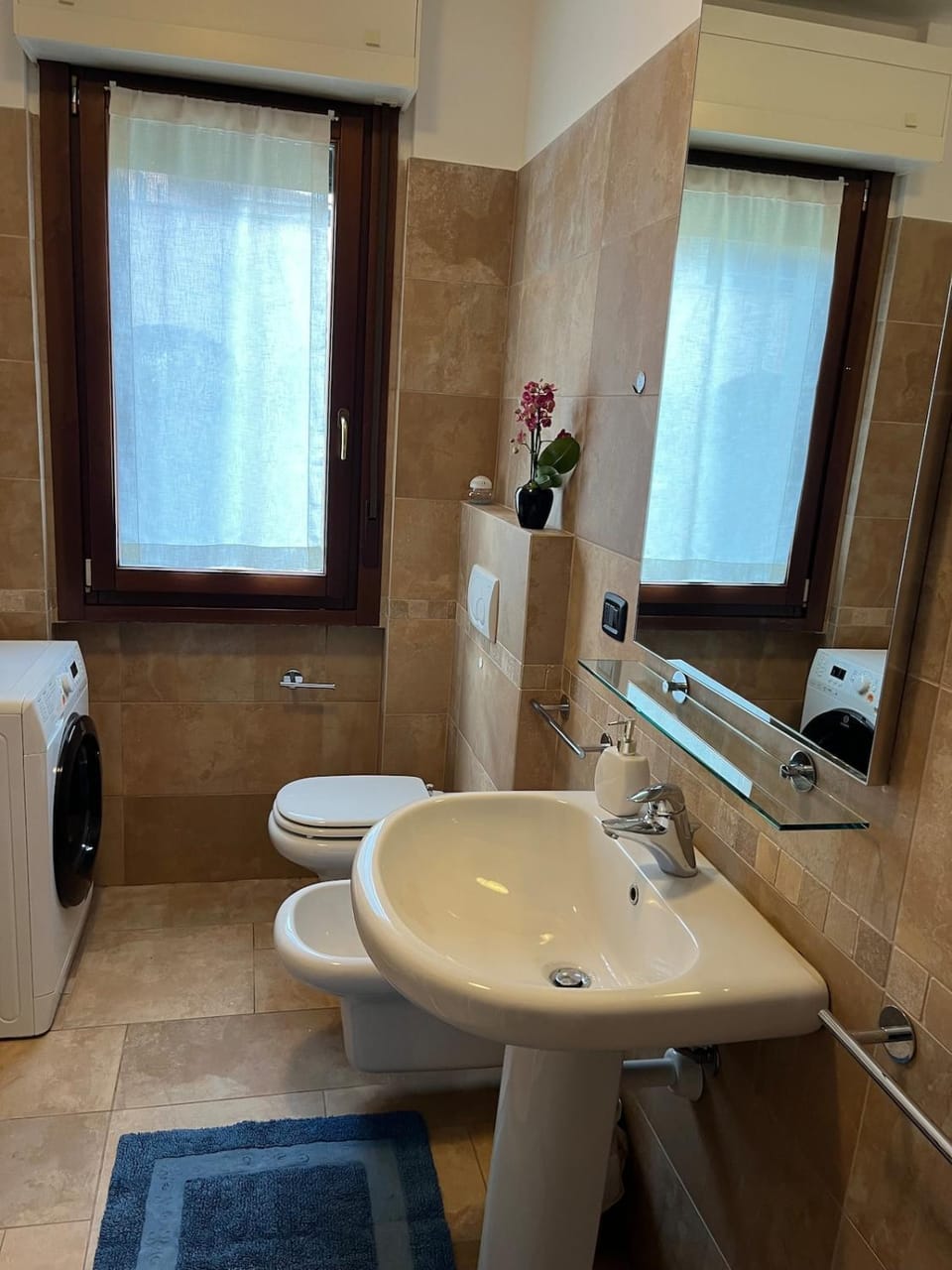 Marias house in the center with garden Apartment in Mandello del Lario