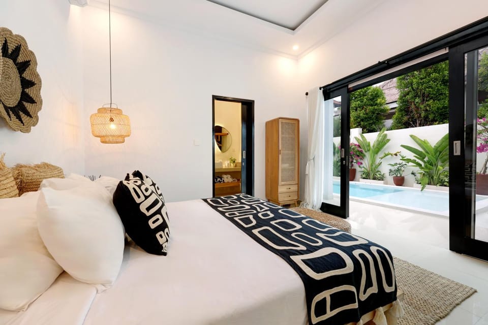 Bed, Bedroom, Pool view, Swimming pool
