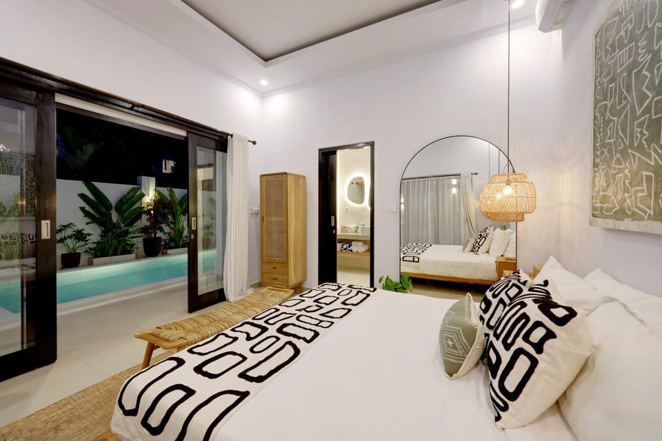 Bed, Bedroom, Pool view
