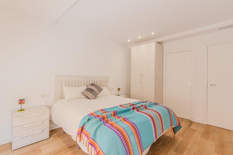 Downtown apartment a short walk from the beach by Domidai Apartment in Santa Pola