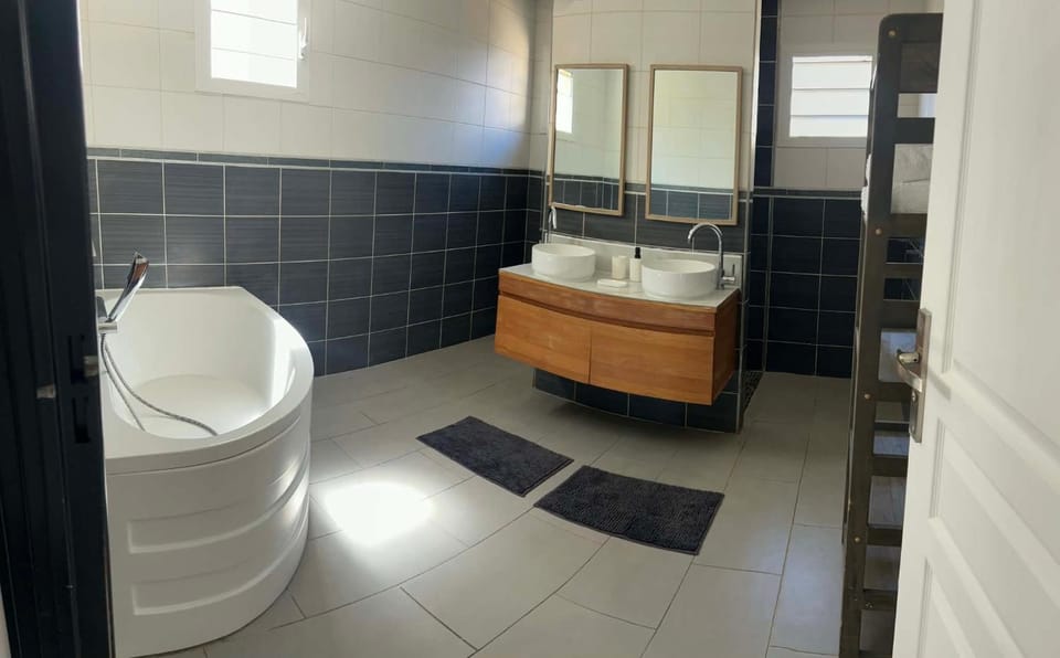 Bathroom, Bath