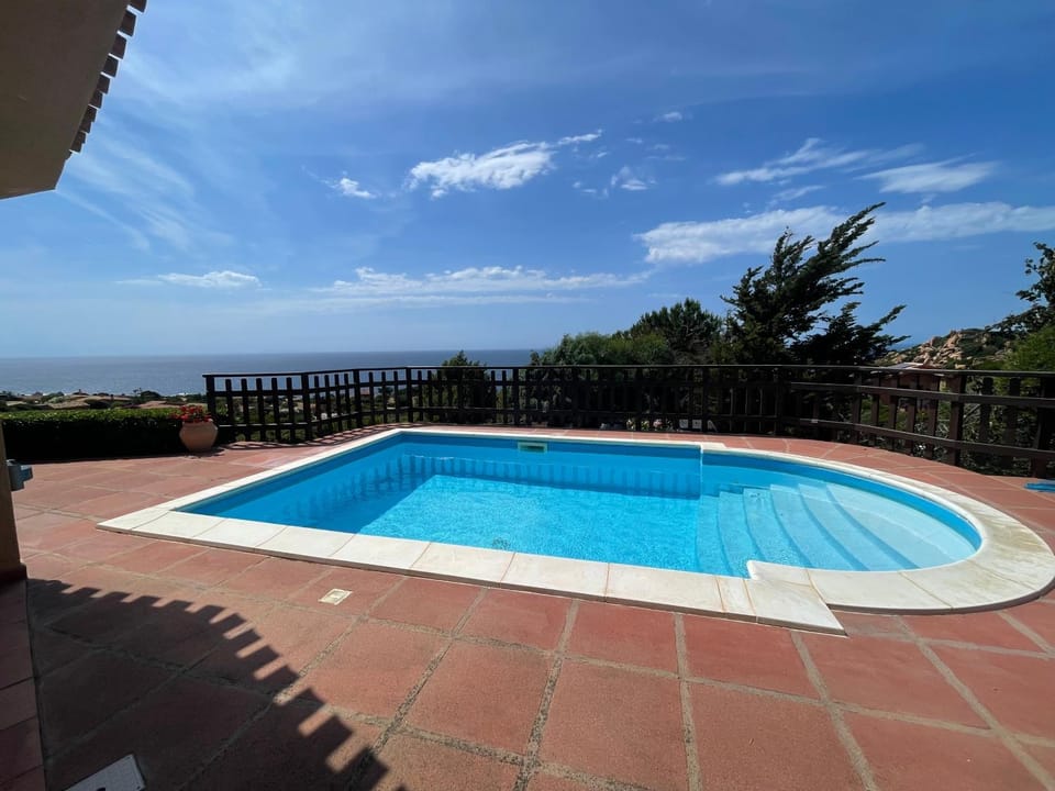 Pool view, Sea view, Swimming pool, sunbed