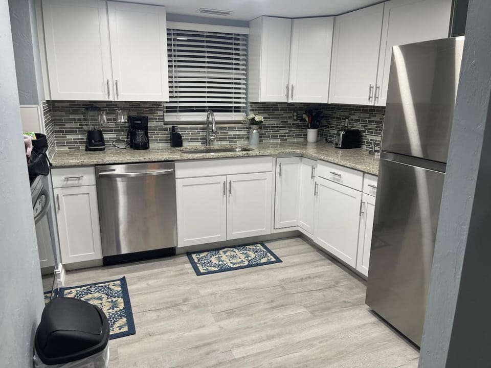 Spacious 1-Bedroom near Downtown Fort Myers Apartment in Fort Myers