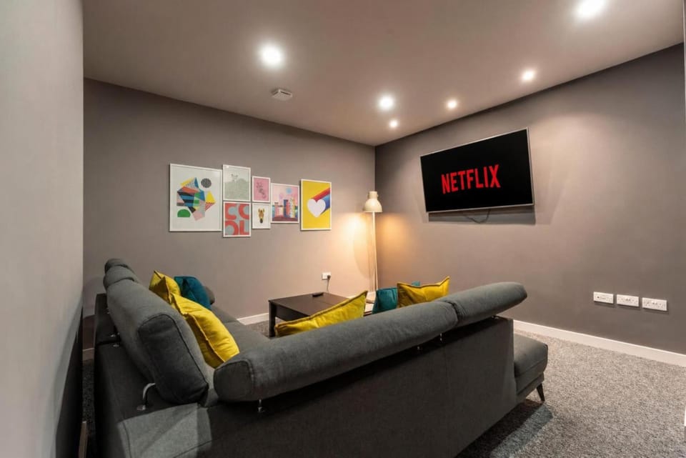 TV and multimedia, Living room, Seating area