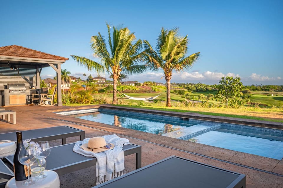 Patio, Pool view, Swimming pool, sunbed