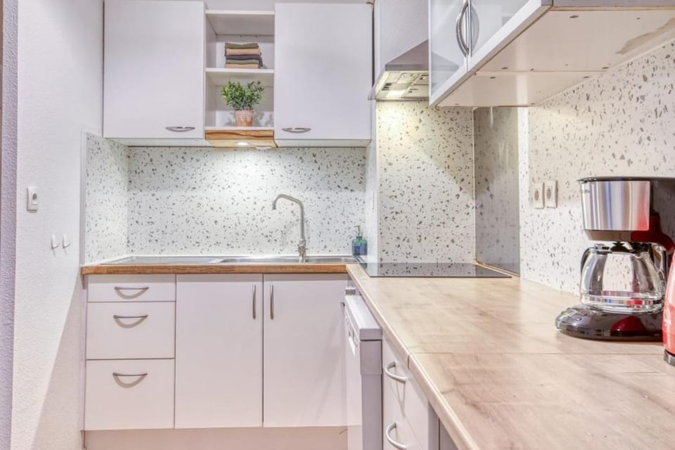 Coffee/tea facilities, Kitchen or kitchenette