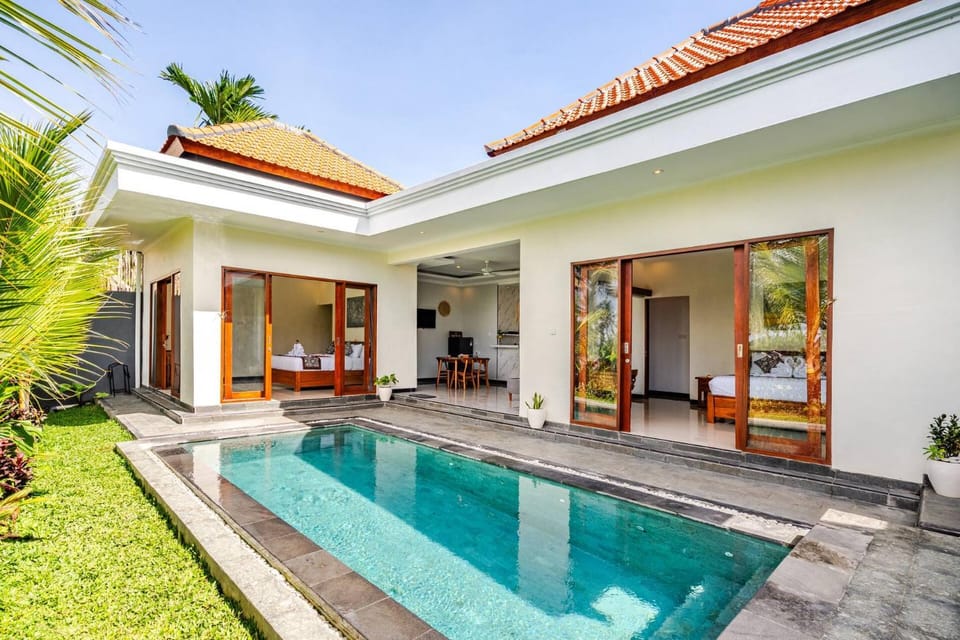 Property building, Swimming pool