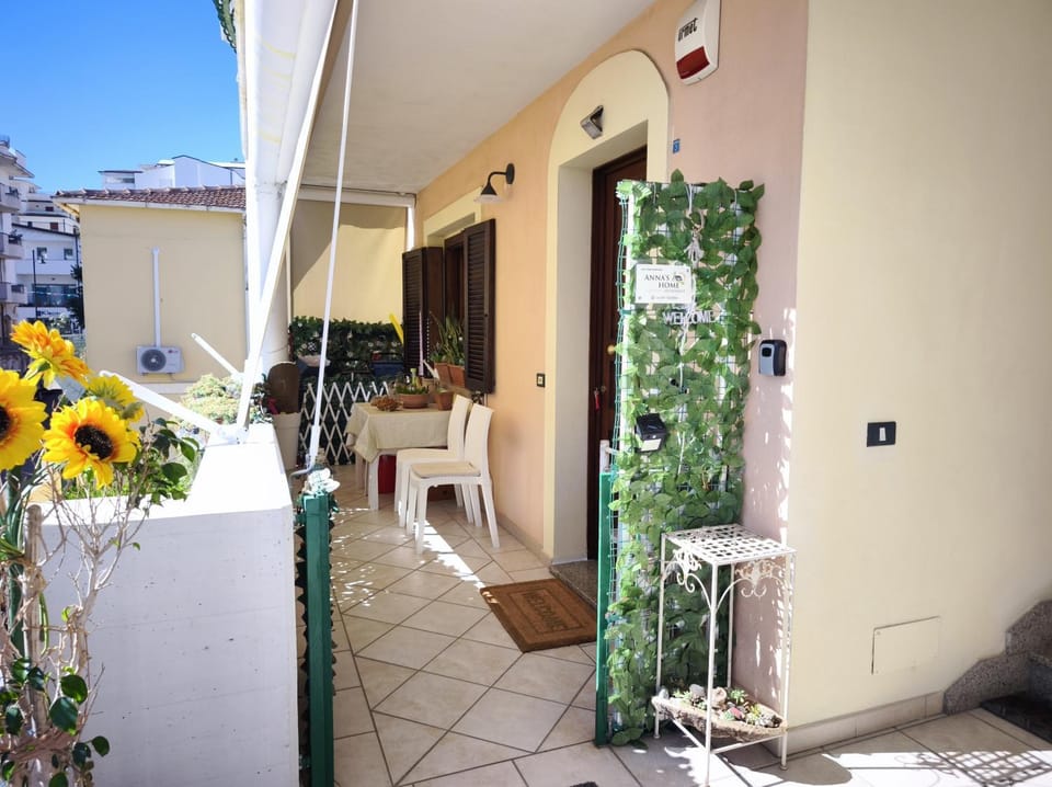 Property building, Balcony/Terrace