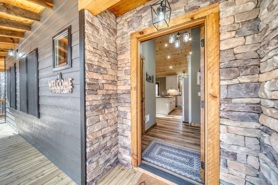 Rustic Retreat - Paradise Found House in Georgia