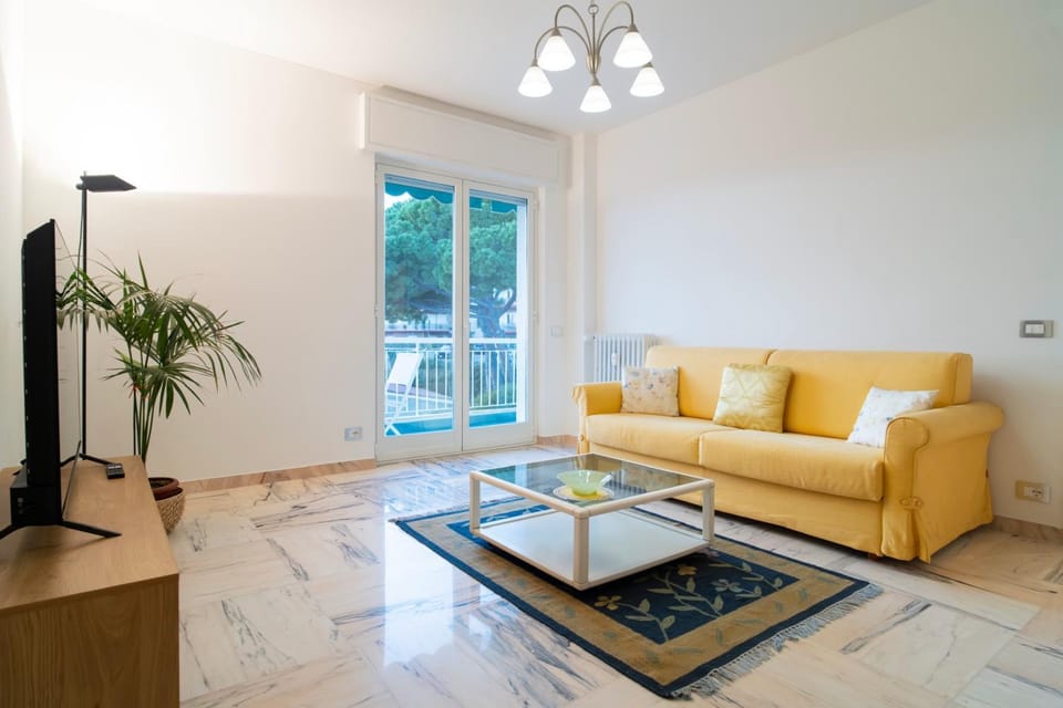 Casa Rosa Seaview Apartment in Sanremo