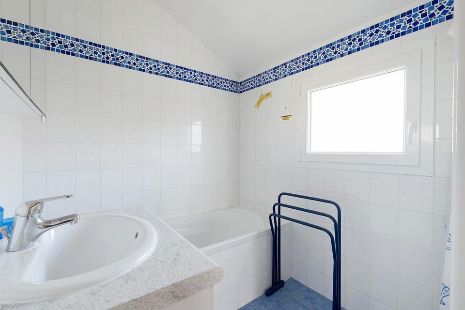 Bathroom, Living room