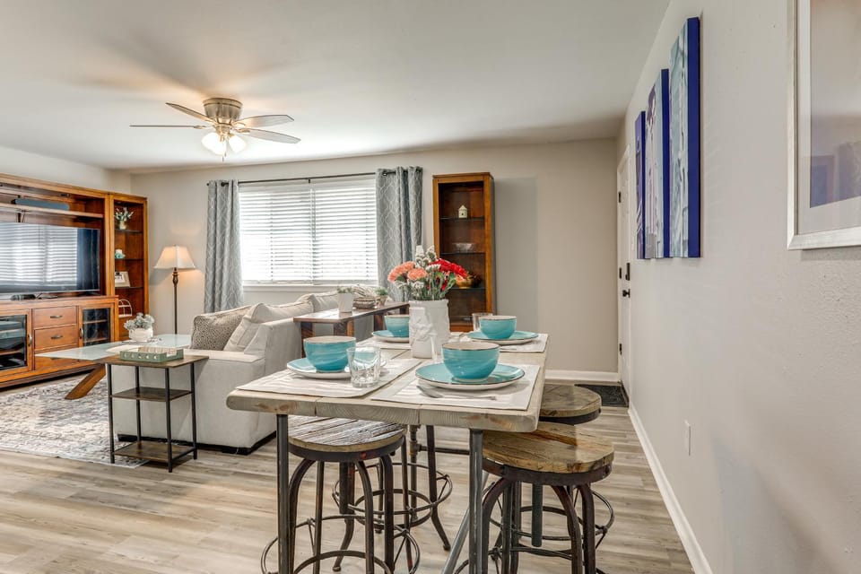 1 Mi to Tiger Stadium: Sleek University South Gem! House in Baton Rouge