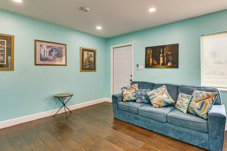 Beach Days & Backyard Nights! Fort Myers Retreat House in Harlem Heights