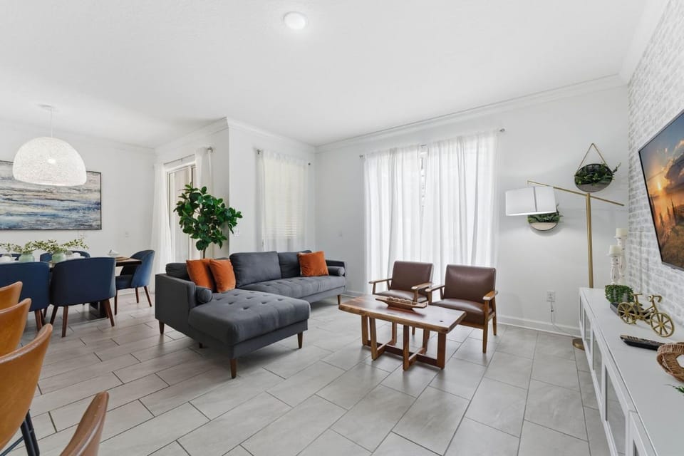 Communal lounge/ TV room, Living room