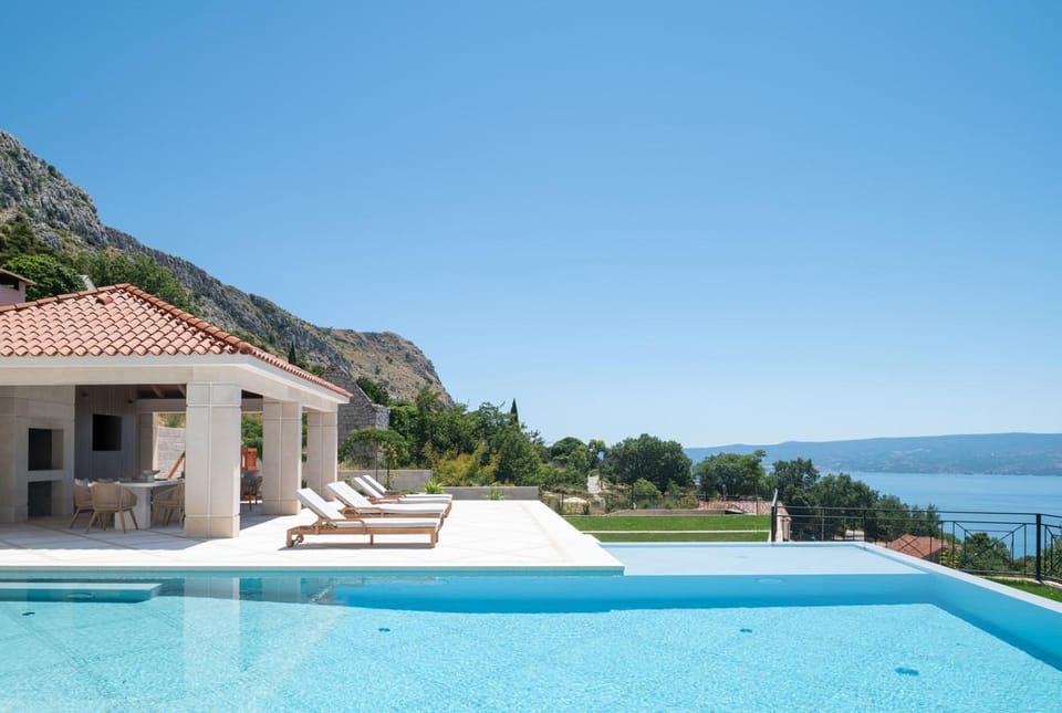 Balcony/Terrace, Swimming pool